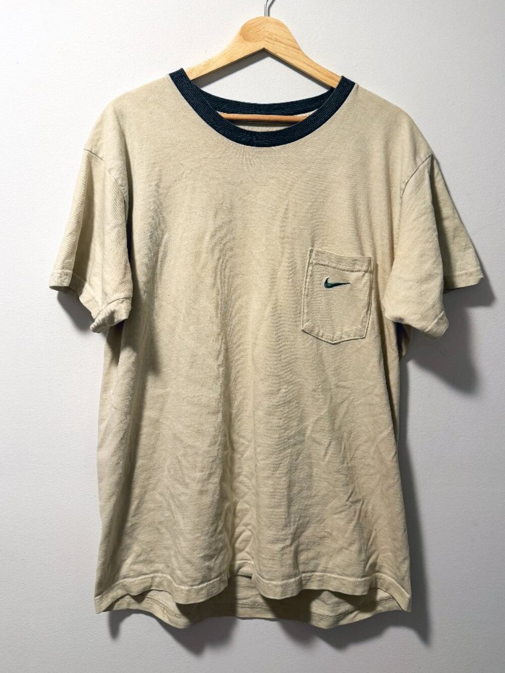 Nike Shirt Beige Ringer Pocket T-Shirt Dark Green Embroidered Swoosh Mens L